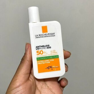 ضد آفتاب فلوئیدی بی رنگ لاروش پوزای پوست چرب