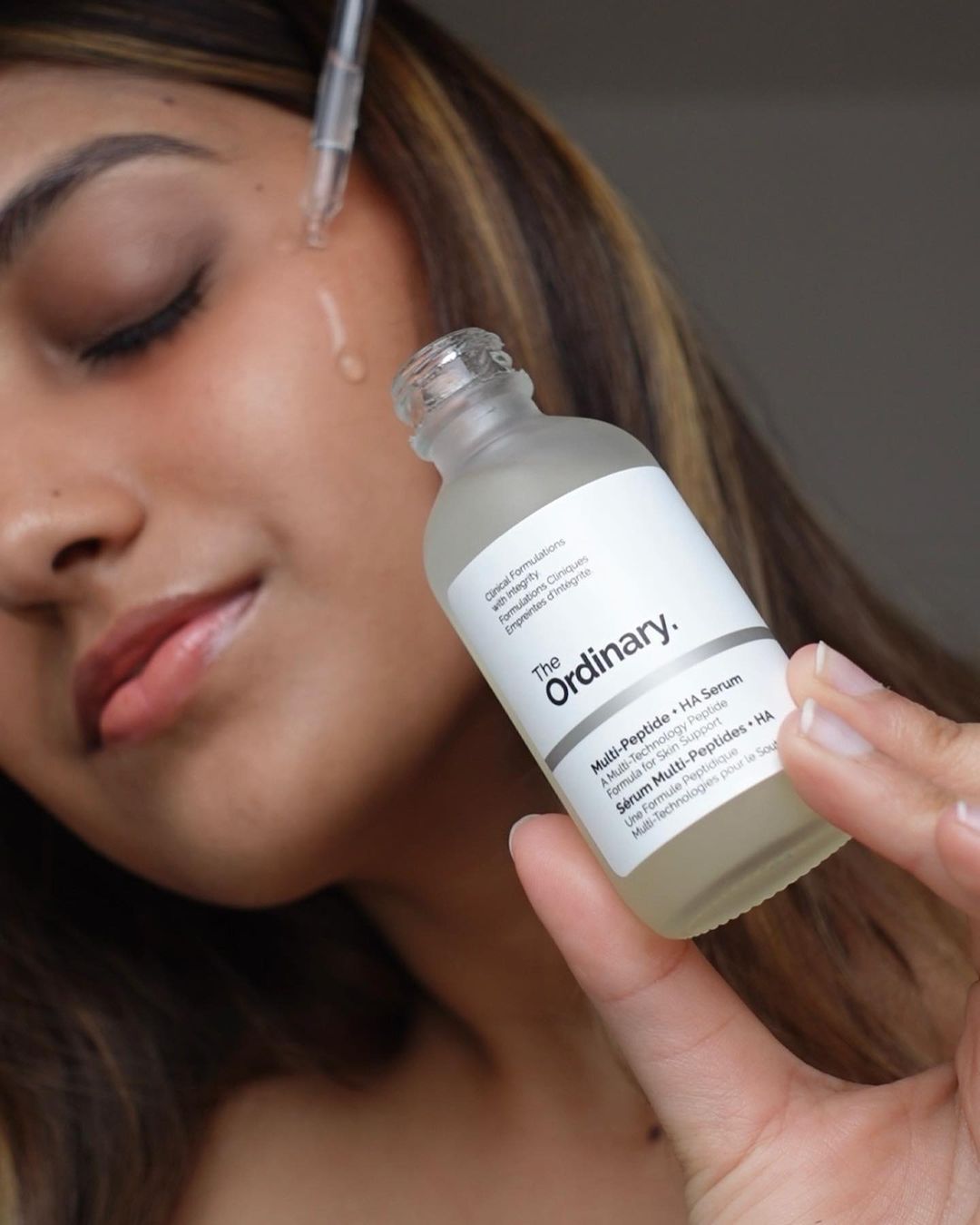 Snapinsta.app_349479722_1406589233465277_2360023156321390291_n_1080.jpg سرم مولتی پپتاید + HA اوردینری (بافه سابق) ضد چروک و جوانساز / اقساطی - Image 1