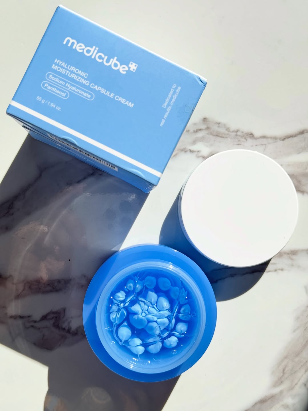 trashed-1773481593-💧-Hidratacion-profunda-con-Medicube-💧Descubre-la-Hyaluronic-Moisturizing-Capsule-Cream-—-la-cr.jpg کرم کپسولی آبرسان هیالورونیک اسید و پانتنول مدی کیوب - Image 1